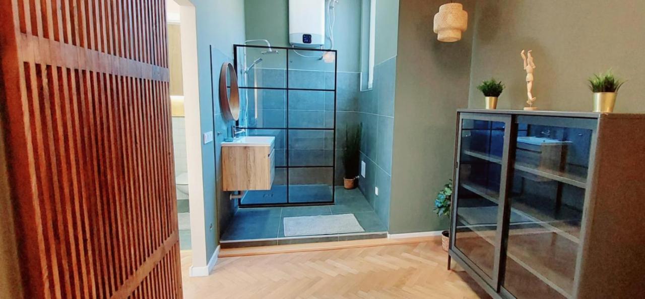 A+ Budapest Downtown Apartments Akacfa Luaran gambar